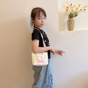 Cute cartoon bear and pink heart printed canvas bag for children with adjustable strap