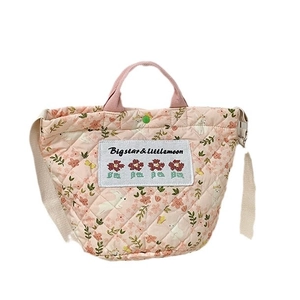Gesteppte Kinderhandtasche aus Baumwolle mit Blumenmuster und Schultergurt