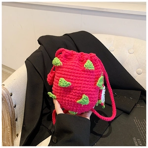Sacoche enfant au crochet forme fruit du dragon avec cordon et bandoulière souple