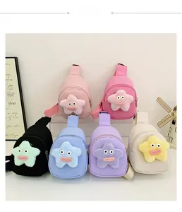 Dettaglio borse a tracolla per bambini in nylon con peluche a stella in sei diverse varianti