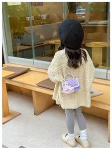 Petit sac bandoulière violet pour fille avec poignée perle et motif princesse