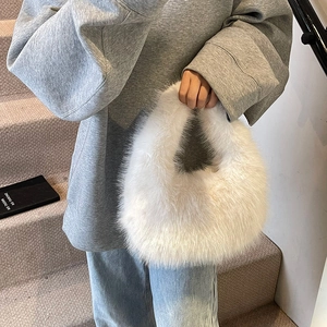 Sac à main pelucheux blanc pour femme en fausse fourrure douce avec poignée élégante
