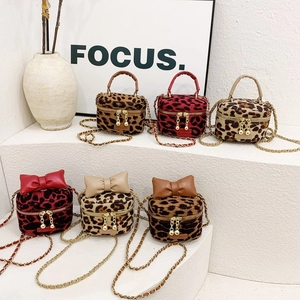 Mini Leopard Print Kids Crossbody Bag Bow Knot Chain Strap Plush Texture Trendy Shoulder Purse For Toddler Girls