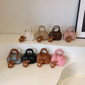 Kinder Mini Umhängetasche PU Leder Denim Koreanische Mode Handtasche Mit Bärenanhänger Für Jungen Mädchen