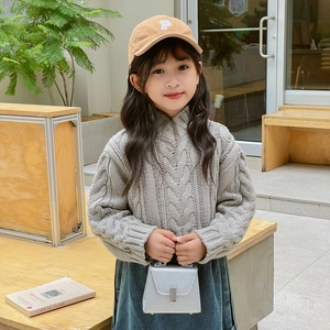 Minimalist kids crossbody bag with Korean style grey chunky cable knit sweater and brown cap