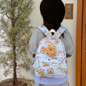 Sac à dos enfant bleu clair avec imprimé capybara, peluche 3D et bretelles en toile durable