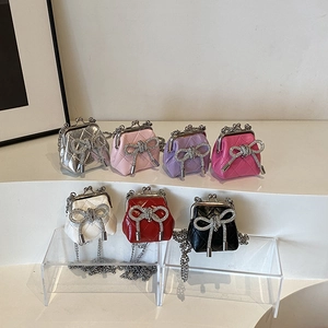 Mini Borsa A Tracolla Bambina Pelle PU Trapuntata Fiocco Strass Chiusura A Scatto Catena In Metallo Borsa A Spalla