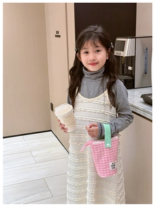 Sac à bouteille d'eau à carreaux roses avec poignée verte pour enfants