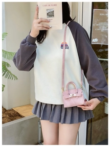Mini sac bandoulière rose pour enfants style classique avec fine bandoulière en cuir