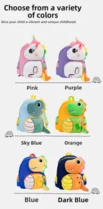 Collage di zaini peluche a forma di dinosauro e unicorno con tasche a rete laterali