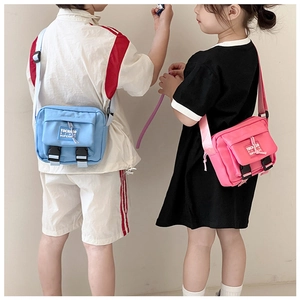Sacs bandoulière enfants en toile rose et bleu avec fermeture à boucles robustes