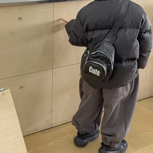 Sac de poitrine noir pour enfants avec imprimé Cute pour le sport et la mode décontractée
