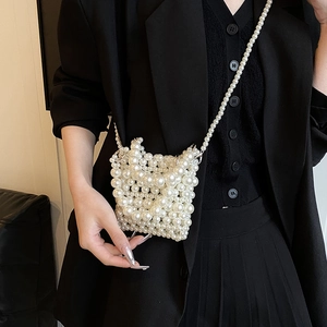 Mini sac bandoulière fait main en perles pour femmes avec design tissé et bandoulière