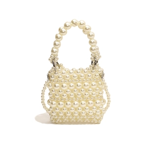 Mini sac à main élégant en perles ivoire avec anneaux métalliques et anse perlée