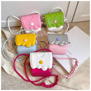 Mini sacs à bandoulière colorés pour enfants avec rabat ondulé et bouton rond chic