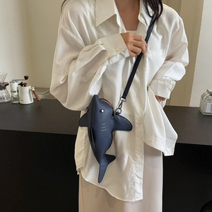 Sac bandoulière créatif en forme de requin en cuir bleu foncé pour femme accessoire de mode