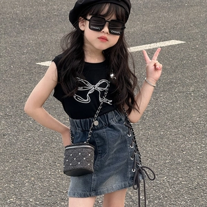 Sac bandoulière tendance à rivets pour enfants sac boîte chic avec chaîne mode