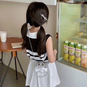 Silver metallic chain bag for kids with bow decoration and matching hair clip set