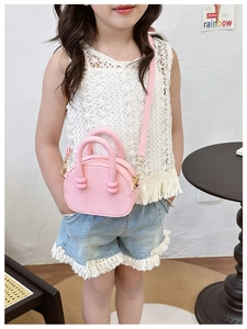 Borsa rosa per bambini trama litchi con manici tondi e dettagli in metallo dorato