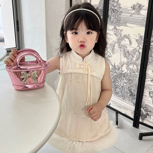 Girls laser laser pink bucket bag with metallic bow and chain strap for children