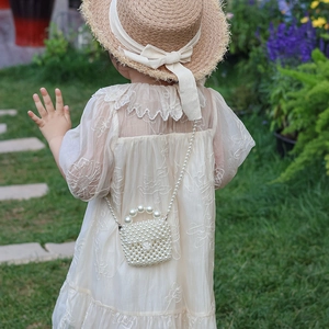Mini sac à bandoulière en perles pour filles avec poignée en perles et détail de fleur