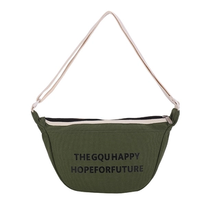 Sac bandoulière en toile vert foncé pour enfants avec lettrage minimaliste et sangle crème
