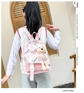 Sac à dos enfant à carreaux roses avec motif ours et détail de peluche mignonne