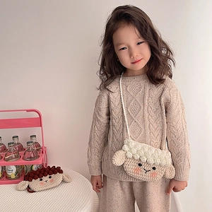 Joli sac bandoulière tricoté en forme de mouton pour enfants aux détails crochet