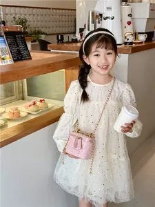 Sac seau matelassé rose pour filles avec chaîne dorée au style princesse élégant