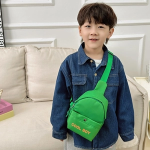 Leichte neongrüne Kinder-Brusttasche mit orangefarbenem Cool Boy-Aufdruck und verstellbarem Gurt