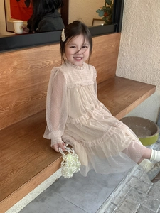 Detail von Baby-Mädchen Tüllkleid in Apricot mit Punkten, Rüschen und gestuftem Rock-Design