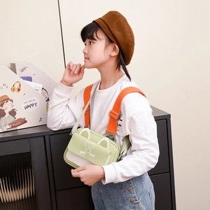 Joli sac bandoulière koala vert menthe pour enfants avec sangle orange réglable