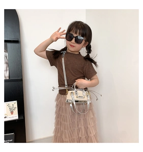 Mini sac à main tissé pour enfants avec poignées métalliques argentées et bandoulière