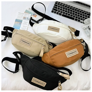 Sacs banane enfant en nylon blanc, beige, camel et noir avec étiquettes TONGHUO