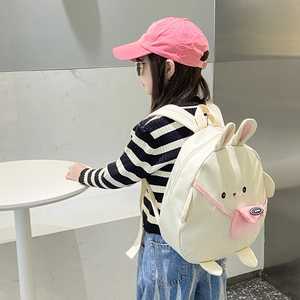 Süßer beigefarbener Leinwand-Hasenrucksack mit 3D-Ohren für Kindergartenkinder