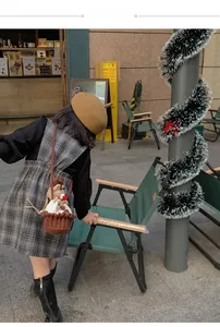 Mode enfantine avec sac à bandoulière en crochet ours fait main et béret