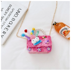 Détails du sac en peluche rose pour fille avec poignée en perles et motifs dessins