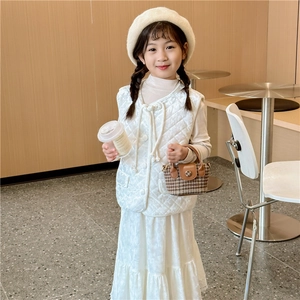 Vintage white quilted vest and layered long dress set for girls in minimalist Korean style