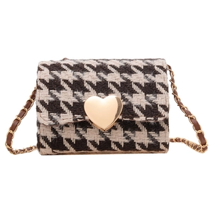 Classic houndstooth crossbody bag for girls with a gold heart clasp and chain strap