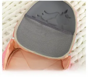 Details zur Innenseite des rosa Kinderrucksacks mit grauem Futter und Netztasche