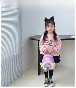 Sac à dos violet pour enfant avec ailes papillon pailletées et motif de princesse