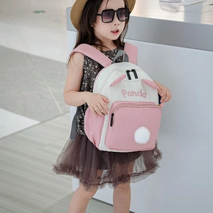 Kinder-Rucksack in Rosa und Beige mit Panda-Design, 3D-Ohren und flauschigem Ball