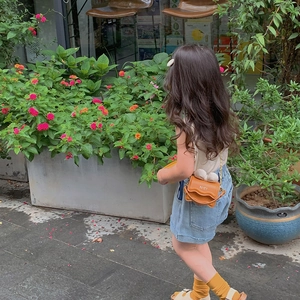 Mini sac bandoulière orange pour filles avec pompons, chaîne dorée et lettrage NIE