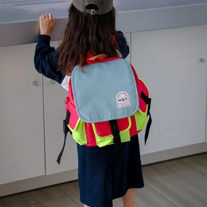 Kids color-block canvas backpack with adjustable straps and multi-layer storage compartments
