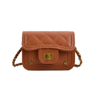 Mini borsa a tracolla trapuntata per bambina con catena dorata e chiusura a girello marrone