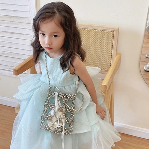 Mini sac bandoulière tendance en perles tressées argentées pour filles avec pochette