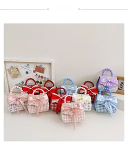 Détails de mini sacs en tweed avec nœuds en satin et poignées en perles pour filles
