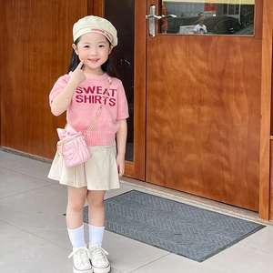 Girls pink knit top with beige pleated skirt and bow chain bucket bag set