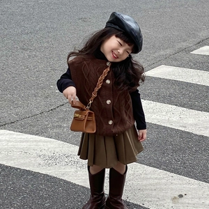 Girl's stylish brown litchi pattern mini handbag and fall fashion clothing set