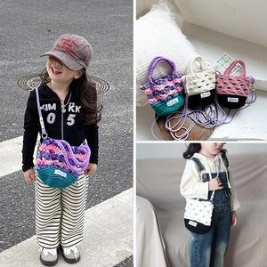 Sac panier à fleurs au crochet pour filles avec motif tricoté violet et blanc ajouré